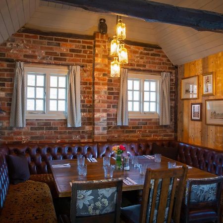 Hotel The White Lion, Soberton Exterior foto
