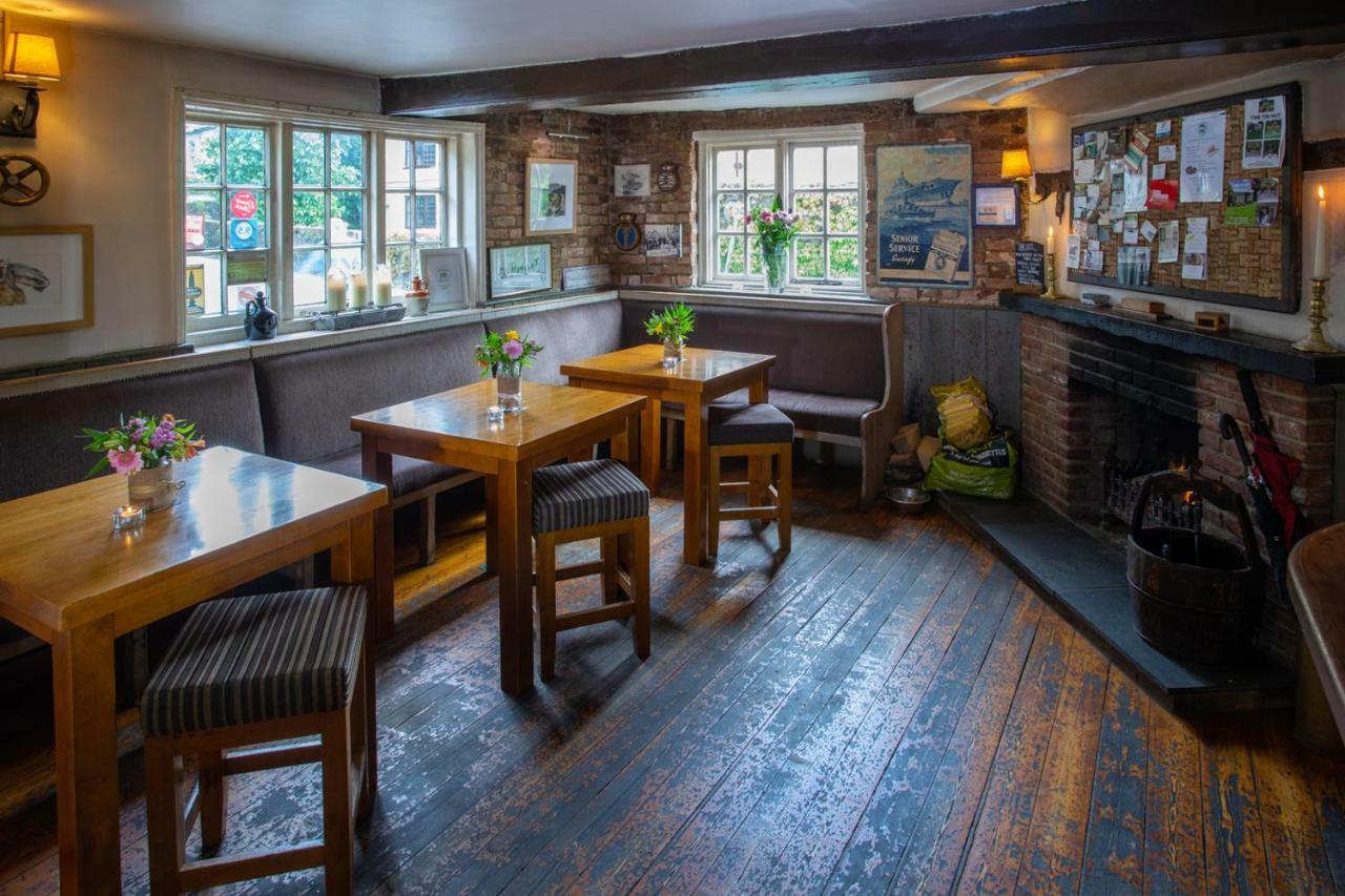 Hotel The White Lion, Soberton Exterior foto